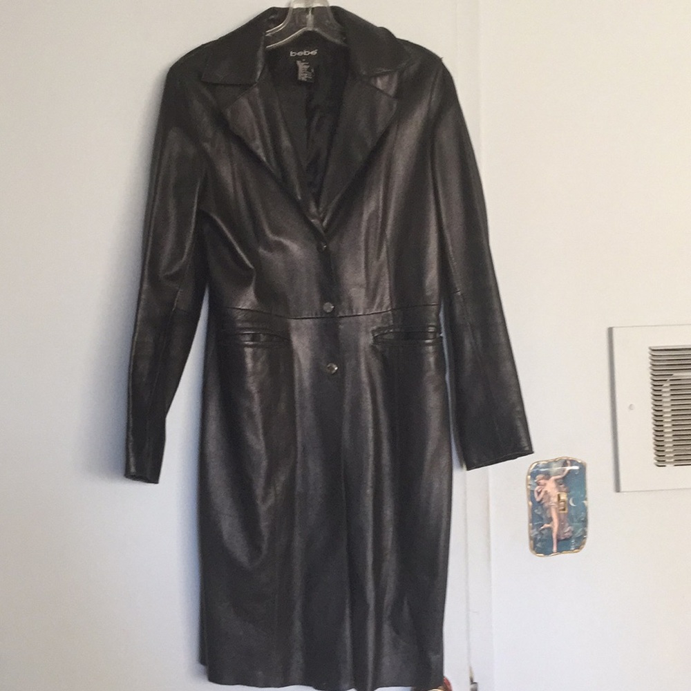 Bebe size 8. Rarely worn. Really soft leather.